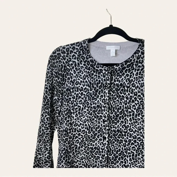 0404. CHARTER CLUB FULL BUTTON UP LONG SLEEVE CARDIGAN SIZE MEDIUM LEOPARD PRINT - Picture 4 of 12